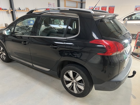 changement de LUNETTE ARRIERE PEUGEOT 2008 RAPID PARE BRISE LANDERNEAU.jpg