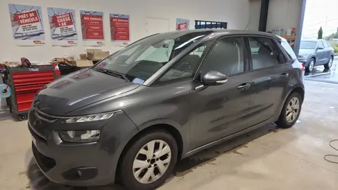 changement-de-pare-brise-citroen-c4-picasso-rapid-pare-brise-landerneau_3.webp