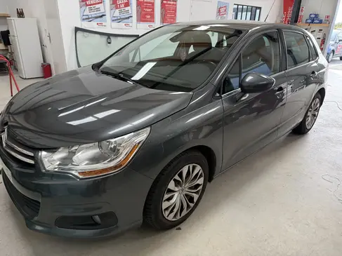 changement-de-pare-brise-citroen-c4-rapid-pare-brise-landerneau-3.webp