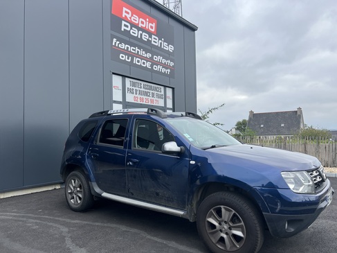 changement de pare brise DACIA DUSTER RAPID PARE BRISE LANDERNEAU.jpg