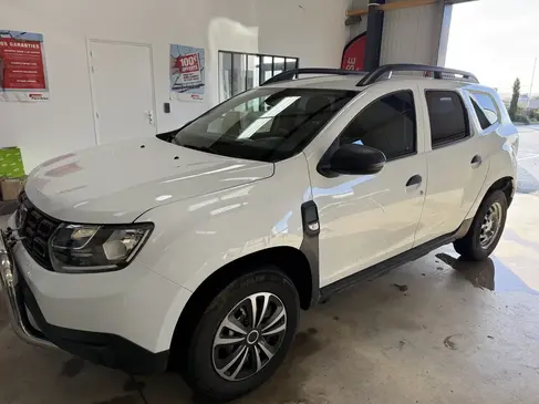 changement-de-pare-brise-dacia-duster-rapid-pare-brise-landerneau.webp