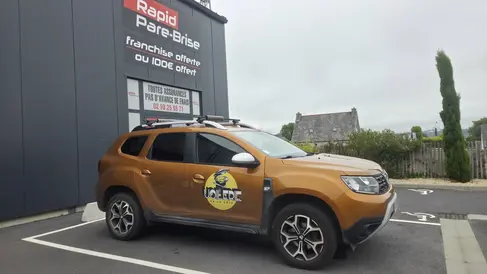 changement-de-pare-brise-dacia-duster-rapid-pare-brise-landerneau_2.webp