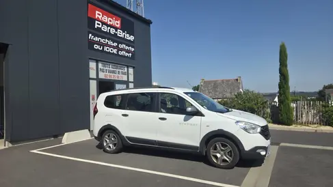 changement-de-pare-brise-dacia-lodgy-rapid-pare-brise-landerneau.webp
