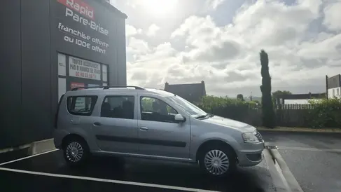 changement-de-pare-brise-dacia-logan-mcv-rapid-pare-brise-landerneau.webp