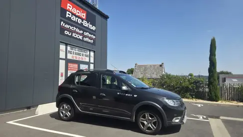 changement-de-pare-brise-dacia-sandero-2-rapid-pare-brise-landerneau.webp