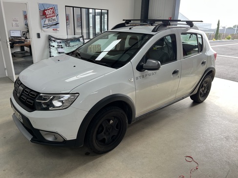 changement de pare brise DACIA SANDERO RAPID PARE BRISE LANDERNEAU.jpg