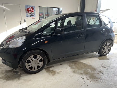 changement de pare brise et renovation optique HONDA JAZZ RAPID PARE BRISE LANDERNEAU.jpg