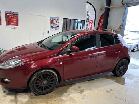 changement de pare brise FIAT BRAVO RAPID PARE BRISE LANDERNEAU.jpg