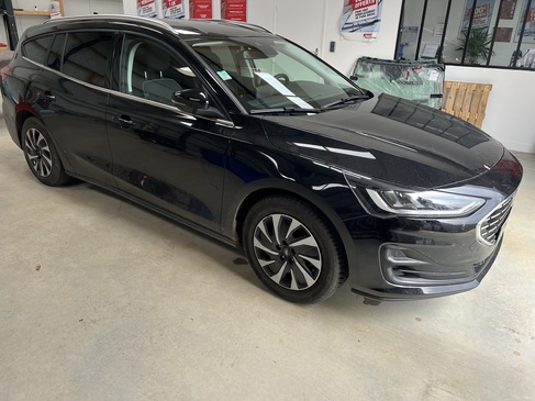 changement de pare brise FORD FOCUS RAPID PARE BRISE LANDERNEAU.jpg