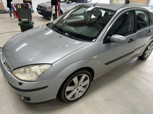 changement de pare brise FORD FOCUS RAPID PARE BRISE LANDERNEAU.jpg
