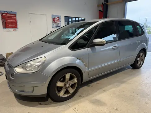 changement-de-pare-brise-ford-smax-rapid-pare-brise-landerneau.webp