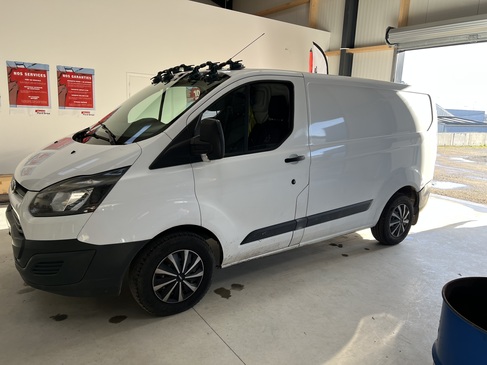 CHANGEMENT DE PARE BRISE FORD TRANSIT CUSTOM RAPID PARE BRISE LANDERNEAU.jpg