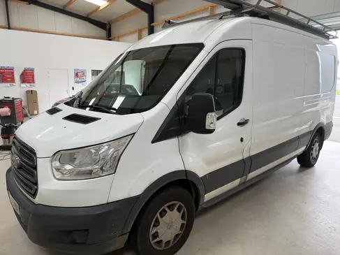 changement-de-pare-brise-ford-transit-rapid-pare-brise-landerneau.webp
