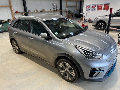 changement de PARE BRISE KIA NIRO RAPID PARE BRISE LANDERNEAU.jpg
