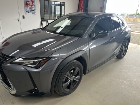changement de pare brise LEXUS UX RAPID PARE BRISE LANDERNEAU.jpg