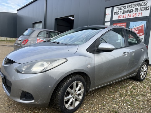 changement de pare brise MAZDA 2 RAPID PARE BRISE LANDERNEAU.jpg