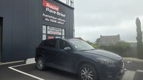changement-de-pare-brise-mazda-cx5-1-rapid-pare-brise-landerneau.webp