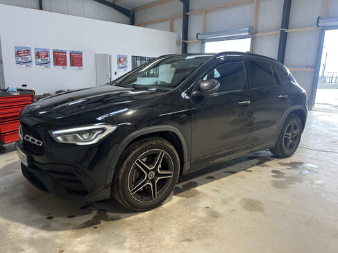 changement de pare brise MERCEDES GLA rapid pare brise landeneau.jpg