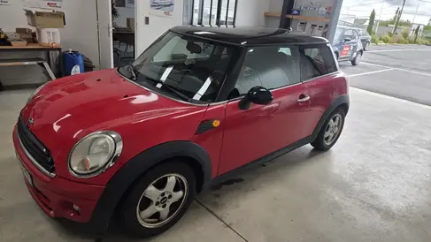 changement-de-pare-brise-mini-cooper-rapide-pare-brise-landerneau-jpg.webp