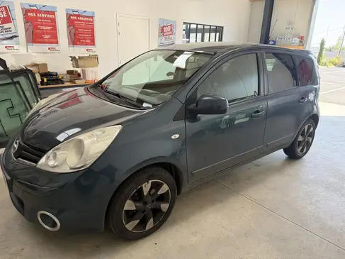 changement-de-pare-brise-nissan-note-rapid-pare-brise-landerneau.webp