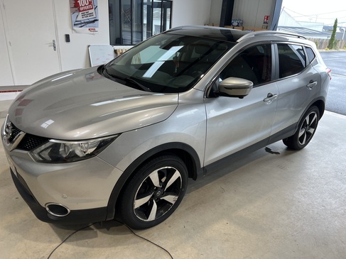 changement de PARE BRISE NISSAN QASHQAI RAPID PARE BRISE LANDERNEAU.jpg