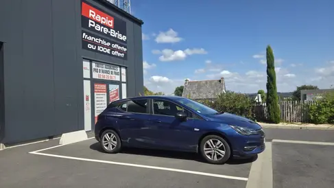 changement-de-pare-brise-opel-astra-v-rapid-pare-brise-landerneau.webp