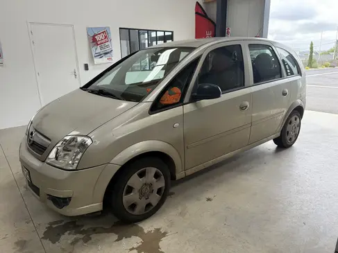 changement-de-pare-brise-opel-meriva-rapid-pare-brise-landerneau.webp