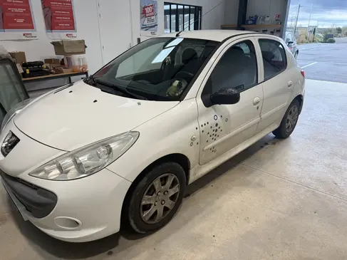 changement-de-pare-brise-peugeot-206-rapid-pare-brise-landerneau.webp
