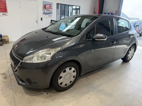 changement-de-pare-brise-peugeot-208-2-rapid-pare-brise-landerneau.webp
