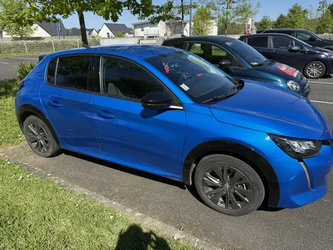 changement-de-pare-brise-peugeot-208-domicile-rapid-pare-brise-landerneau.webp