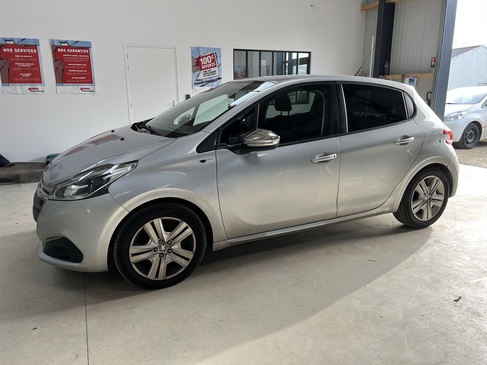 changement de pare brise PEUGEOT 208 RAPID PARE BRISE LANDERNEAU.jpg