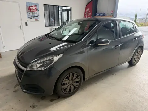 changement-de-pare-brise-peugeot-208-rapid-pare-brise-landerneau_2.webp