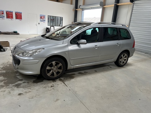 changement de pare brise PEUGEOT 307 SW RAPID PARE BRISE LANDERNEAU.jpg