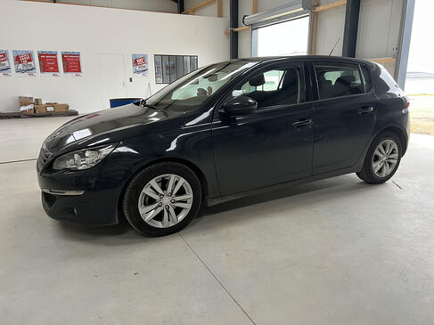 CHANGEMENT DE PARE BRISE PEUGEOT 308 II RAPID PARE BRISE LANDERNEAU.jpg