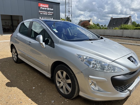 changement de pare brise PEUGEOT 308 RAPID PARE BRISE LANDERNEAU.jpg
