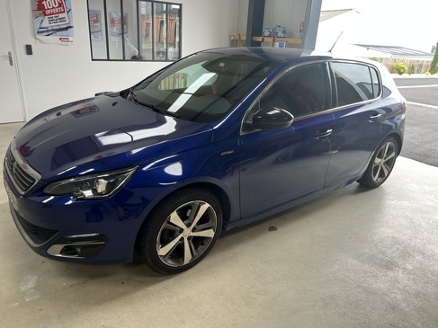changement de PARE BRISE PEUGEOT 308 RAPID PARE BRISE LANDERNEAU.jpg