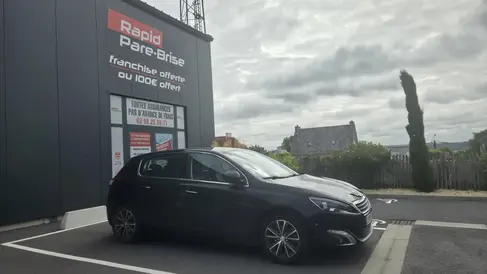 changement-de-pare-brise-peugeot-308-rapid-pare-brise-landerneau_3.webp
