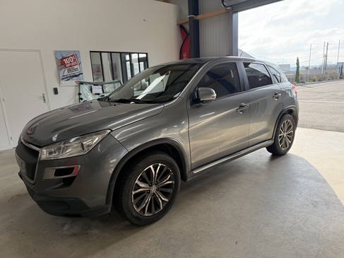 changement de pare brise  PEUGEOT 4008 PICASSO RAPID PARE BRISE LANDERNEAU.jpg