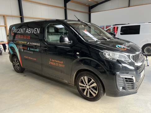 changement de PARE BRISE PEUGEOT EXPERT RAPID PARE BRISE LANDERNEAU.jpg