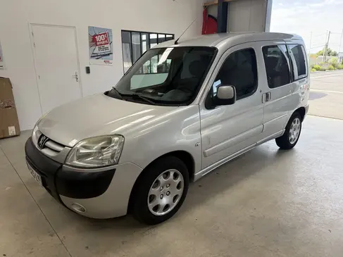 changement-de-pare-brise-peugeot-partner-2-rapid-pare-brise-landerneau.webp