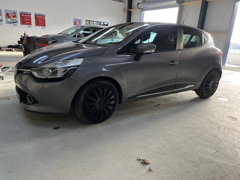 changement de pare brise RENAULT CLIO 4 RAPID PARE BRISE LANDERNEAU.jpg