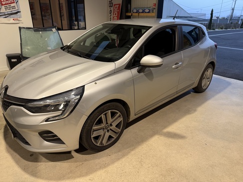 changement de pare brise  RENAULT CLIO RAPID PARE BRISE LANDERNEAU.jpg