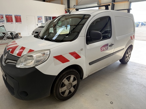 changement de pare brise  RENAULT KANGGO RAPID PARE BRISE LANDERNEAU.jpg