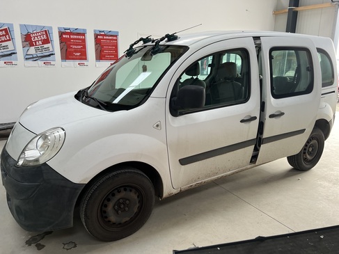 changement de pare brise RENAULT KANGOO RAPID PARE BRISE LANDERNEAU.jpg