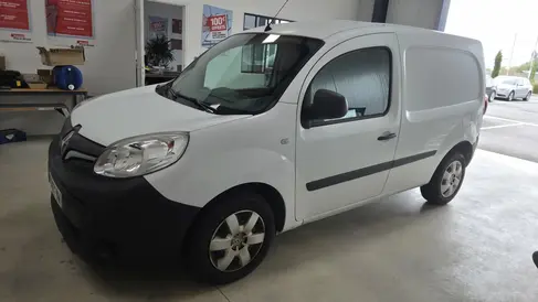 changement-de-pare-brise-renault-kangoo-rapid-pare-brise-landerneau.webp