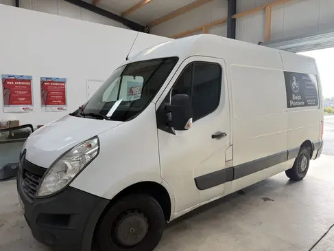changement-de-pare-brise-renault-master-rapid-pare-brise-landerneau.webp