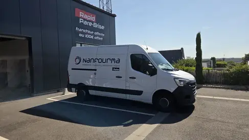 changement-de-pare-brise-renault-master-rapid-pare-brise-landerneau_3.webp
