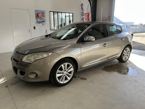 Changement de pare brise renault megane 3  rapid pare brise landeneau.jpg