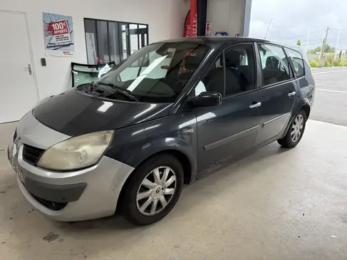 changement-de-pare-brise-renault-scenic-1-rapid-pare-brise-landerneau.webp