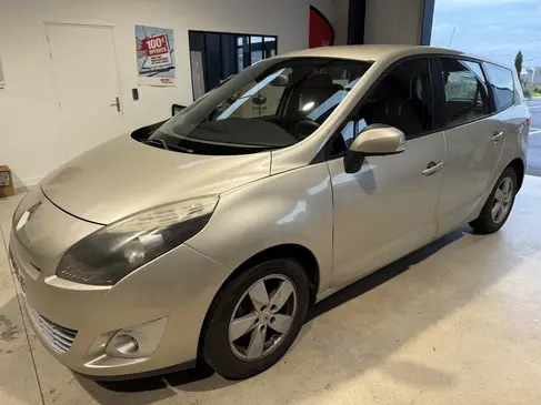 changement-de-pare-brise-renault-scenic-3-rapid-pare-brise-landerneau.webp
